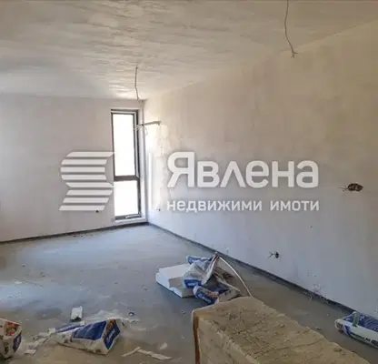 Снимка 4 — Двустаен апартамент в Център София с тераса и асансьор