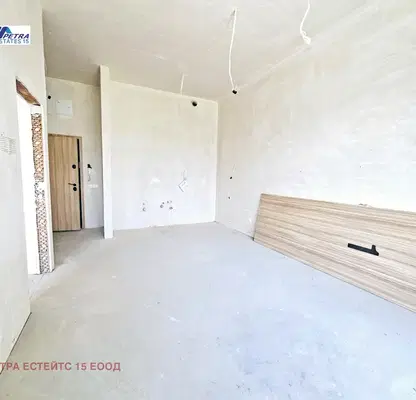 Снимка 2 — Двустаен апартамент с панорамна гледка в Център, София