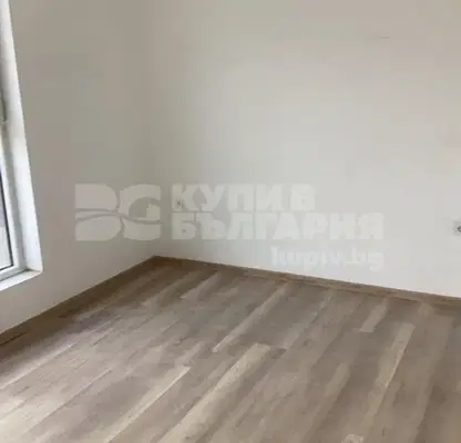 Снимка 4 — Двустаен апартамент с голяма тераса в Център, София