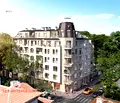 Снимка 2 — Двустаен апартамент с южно изложение в Център, София