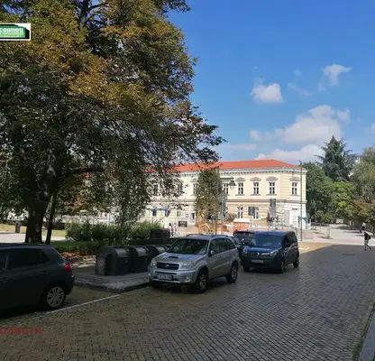 Снимка 5 — 3-стаен апартамент с гледка към Александър Невски в Център