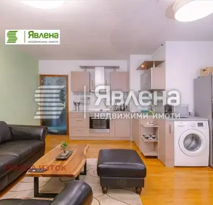 Снимка 2 — Просторен 3-стаен апартамент с 3 тераси в Център, София
