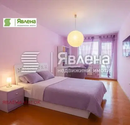 Снимка 4 — Просторен 3-стаен апартамент с 3 тераси в Център, София