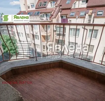 Снимка 5 — Просторен 3-стаен апартамент с 3 тераси в Център, София