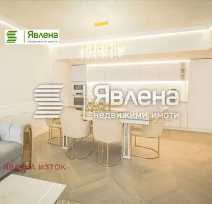 Снимка 3 — 3-стаен апартамент в Център с паркомясто и асансьор