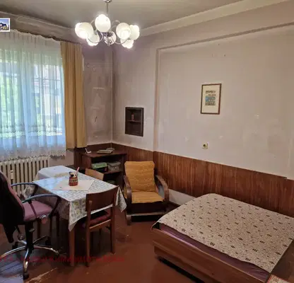 Снимка 5 — Тристаен апартамент в Център, ул. Ген. Йосиф В. Гурко, нужда от ремонт
