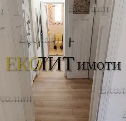 Снимка 5 — Двустаен апартамент с голяма тераса в Център, София