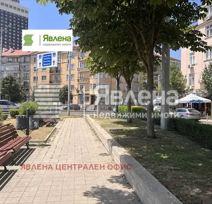 Снимка 4 — Двустаен апартамент в Център на София с асансьор
