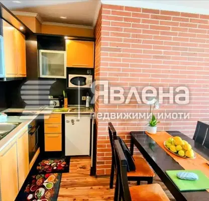 Снимка 3 — Двустаен апартамент с две тераси в Център, София