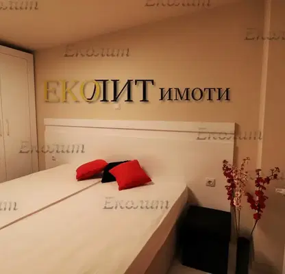 Снимка 5 — 2-стаен апартамент в Център с луксозен ремонт и асансьор