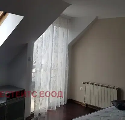 Снимка 3 — Просторен 3-стаен апартамент с панорамна гледка в Център, София