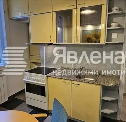 Снимка 4 — Тристаен апартамент в София, Център