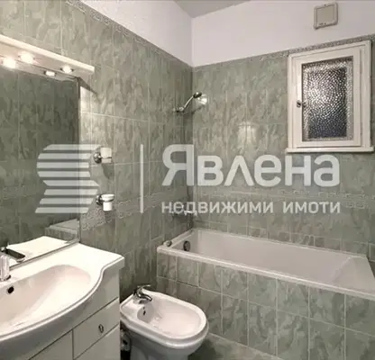 Снимка 5 — Тристаен апартамент в София, Център