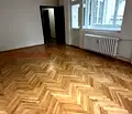 Снимка 2 — Тристаен апартамент на партер в Център, София