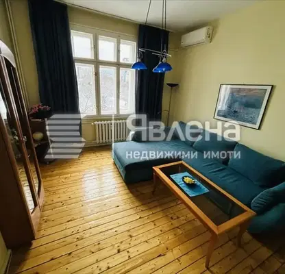 Снимка 3 — Тристаен апартамент с тераса в Център, София