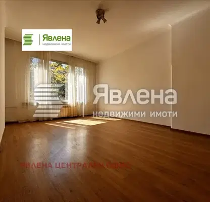 Photo 2 — Spacious 3-room apartment in Center with terrace and park view