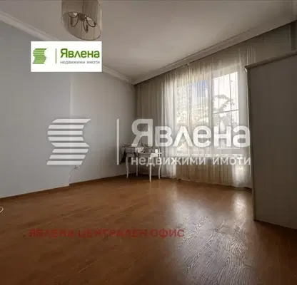 Photo 3 — Spacious 3-room apartment in Center with terrace and park view