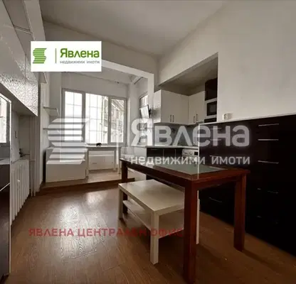 Photo 4 — Spacious 3-room apartment in Center with terrace and park view