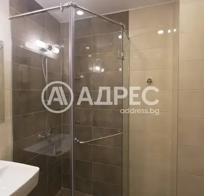 Снимка 5 — Тристаен апартамент в София, Докторски паметник
