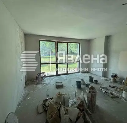 Снимка 2 — Четиристаен апартамент с дворни тераси в Драгалевци, София