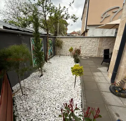 Photo 2 — Three-room apartment in Druzhba 2 with yard and parking space