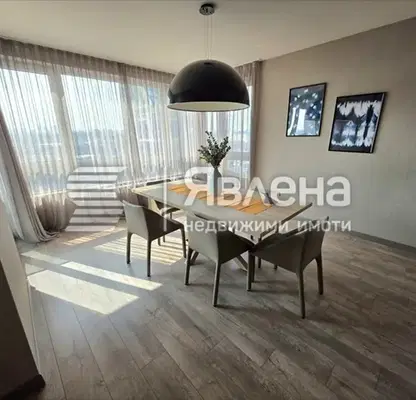 Снимка 4 — Просторен 3-стаен апартамент в Дружба 2 с две бани