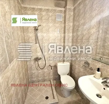 Снимка 4 — Просторен 3-стаен апартамент в Хиподрума с тераса