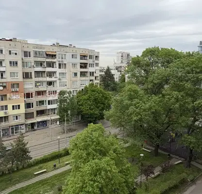 Снимка 2 — Двустаен апартамент с остъклена тераса в Иван Вазов, София