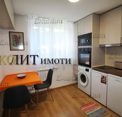 Снимка 2 — 2-стаен апартамент с двор в Лозенец, София
