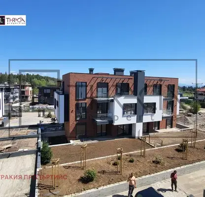 Снимка 2 — Бутиков 3-стаен мезонет в м-т Детски град с двор