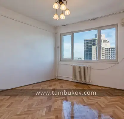 Снимка 3 — Двустаен апартамент с тераса в Младост 1, София