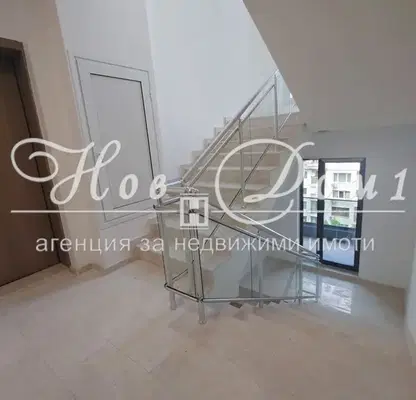 Снимка 2 — Двустаен апартамент с югозападно изложение в Младост 4