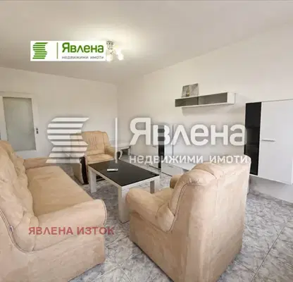Снимка 3 — Двустаен апартамент в Модерно предградие с две тераси