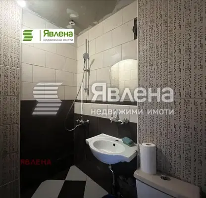 Снимка 3 — Двустаен апартамент в Надежда 2 с голям балкон