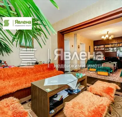 Снимка 5 — Тристаен апартамент с двор и паркинг в Редута, София