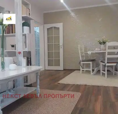Снимка 2 — Двустайен апартамент с паркинг в Сердика, София