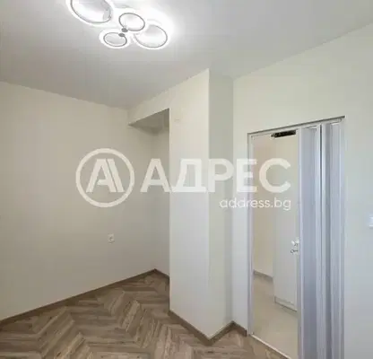 Снимка 4 — Двустаен апартамент в Света Троица с балкон и мазе