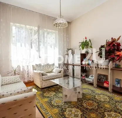 Снимка 4 — Тристаен апартамент с тераса в Света Троица, София