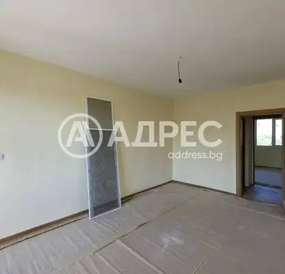 Снимка 3 — Двустаен апартамент с тераса в Толстой, София