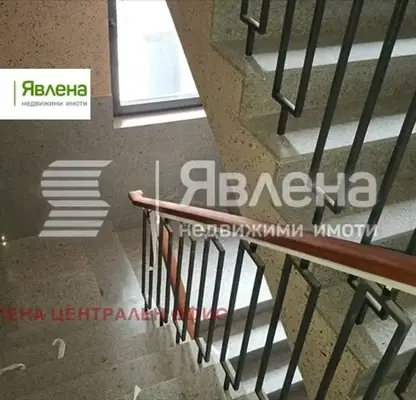 Снимка 2 — Двустаен апартамент в кв. Витоша с балкон в София