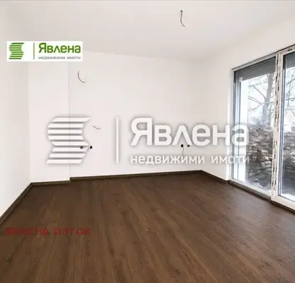 Снимка 2 — 3-стаен апартамент в Яворов с две складови помещения