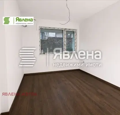 Снимка 3 — 3-стаен апартамент в Яворов с две складови помещения