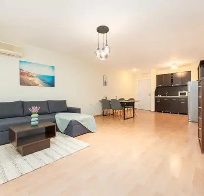 Снимка 2 — Тристаен апартамент в Бургас, Свети Влас