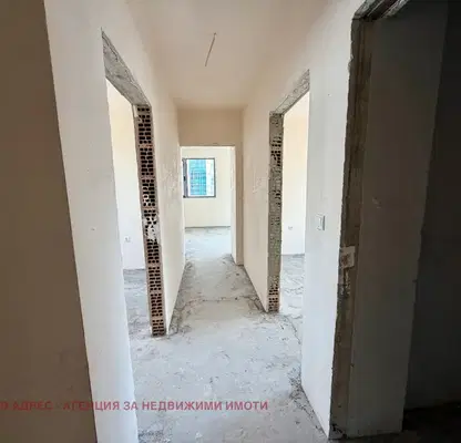 Снимка 3 — Тристаен апартамент в Търговище, Вароша