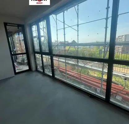Снимка 4 — Просторен 3-стаен апартамент с двор в Бриз, Варна