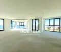Снимка 2 — Просторен 4-стаен апартамент с морска панорама в Бриз, Варна