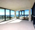 Снимка 4 — Просторен 4-стаен апартамент с морска панорама в Бриз, Варна