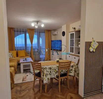 Снимка 3 — Двустаен апартамент с морска панорама в Бриз, Варна
