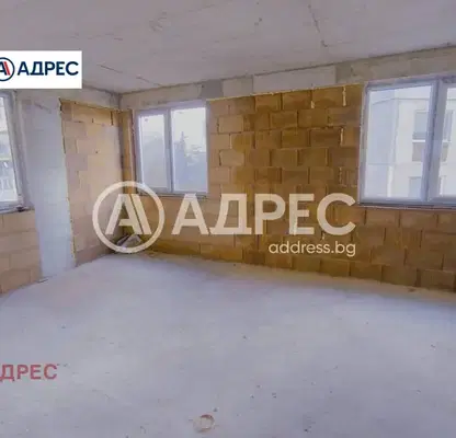 Снимка 2 — 4-стаен апартамент в Централна поща, Варна с две тераси