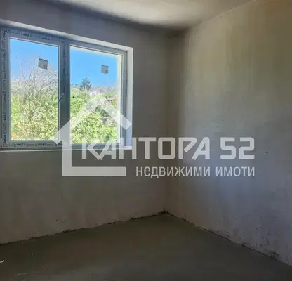 Снимка 3 — Двустаен апартамент в Център, Варна с асансьор и паркинг